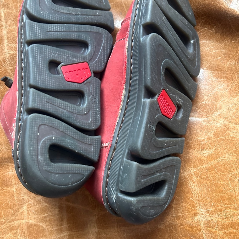 Onfoot Red Booties - Picture 7 of 10